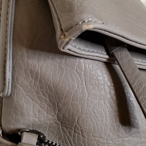 Nicole Miller Gray Boho Style Foldover Back with Curved Corner Zippered Pockets - Picture 13 of 15